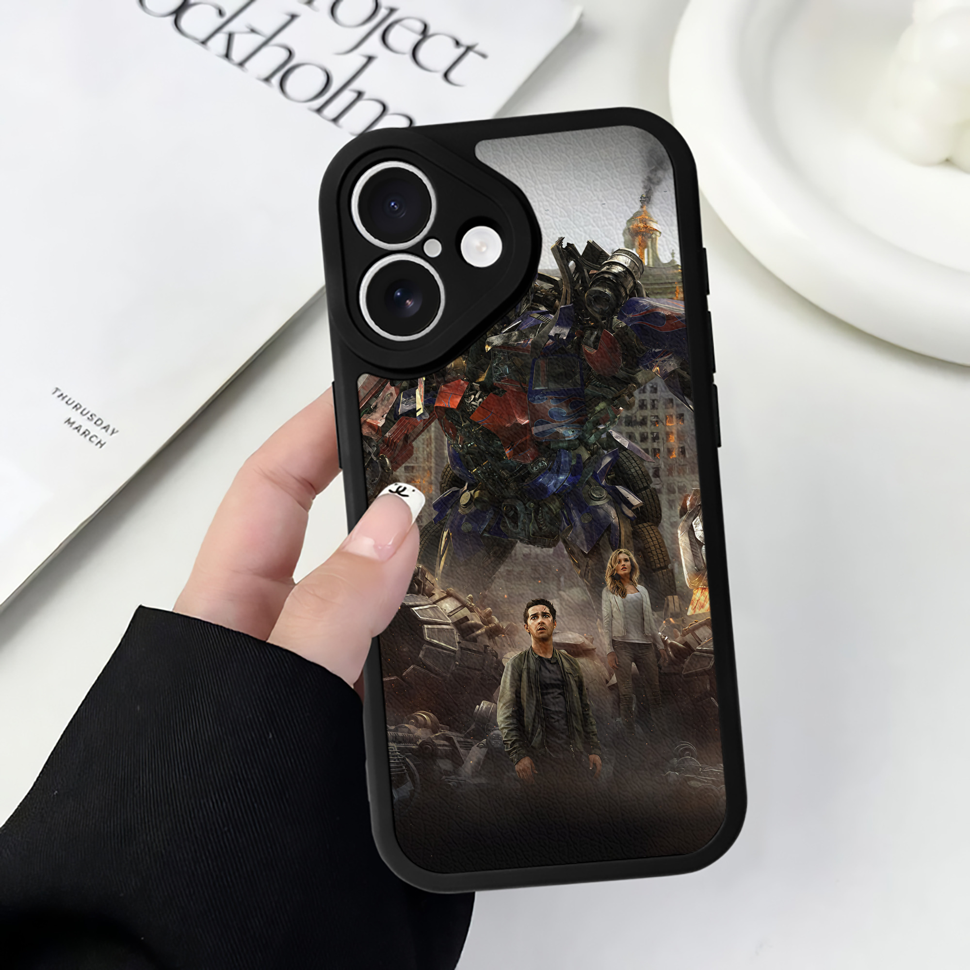（画像用） Transformers トランスフォーマー 【iPhone 16シリーズ対応】シリコンスマホケース（レザー調） 材質：シリコン